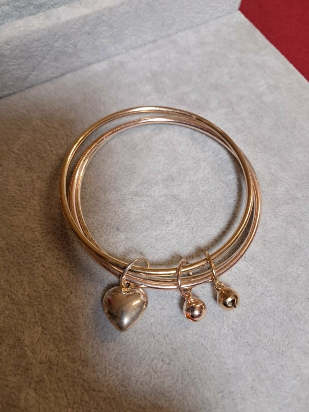 Newbridge Silverware 3 Bangle Set Heart Charm - Picture 2 of 4